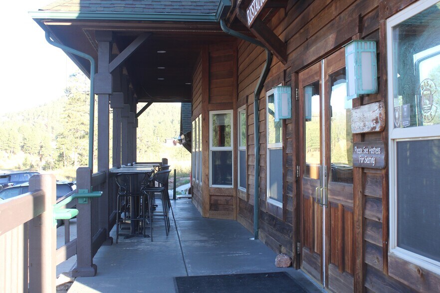 More Photos Of 16940 Pine Valley Rd, Pine Restaurant For Sale