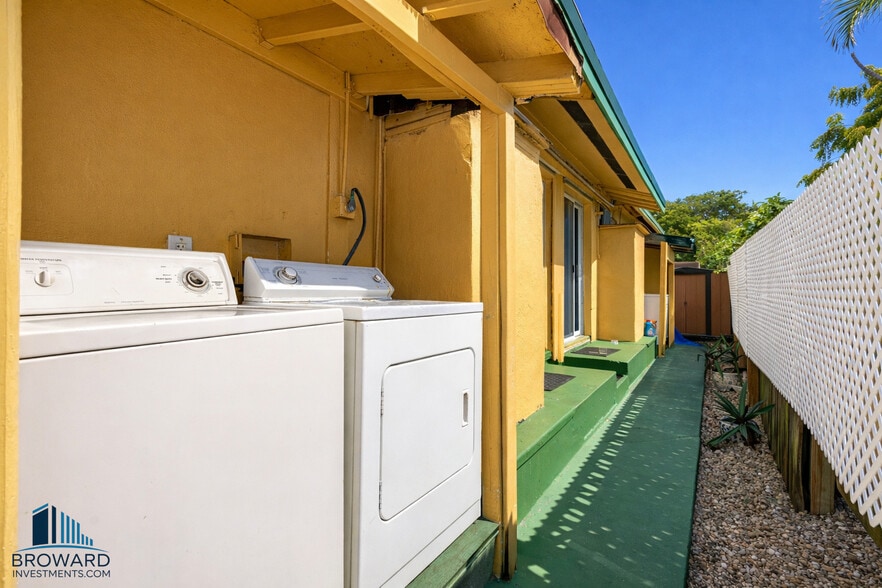 More Photos Of 255 SW 15th St, Dania Beach Apartments For Sale