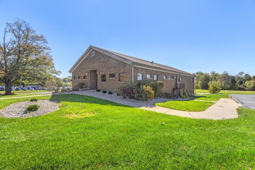 Primary Photo Of 4 Physicians Park, Frankfort Healthcare For Sale