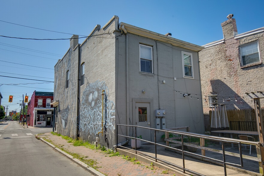 More Photos Of 618 N 1st St, Richmond Storefront Retail Residential For Sale