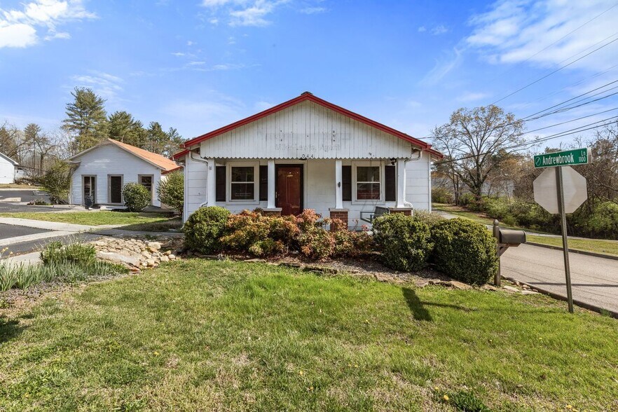 Primary Photo Of 9044 Middlebrook Pike, Knoxville Auto Dealership For Lease