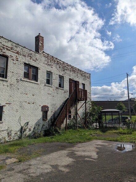 More Photos Of 576 E 152nd St, Cleveland Apartments For Sale