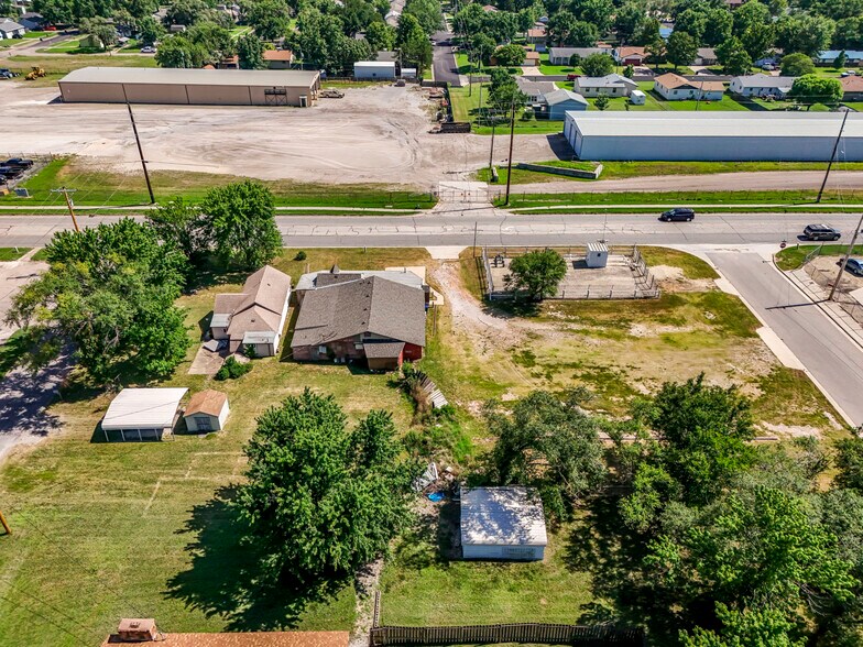 More Photos Of 1610 W 6th Ave, El Dorado General Retail For Sale