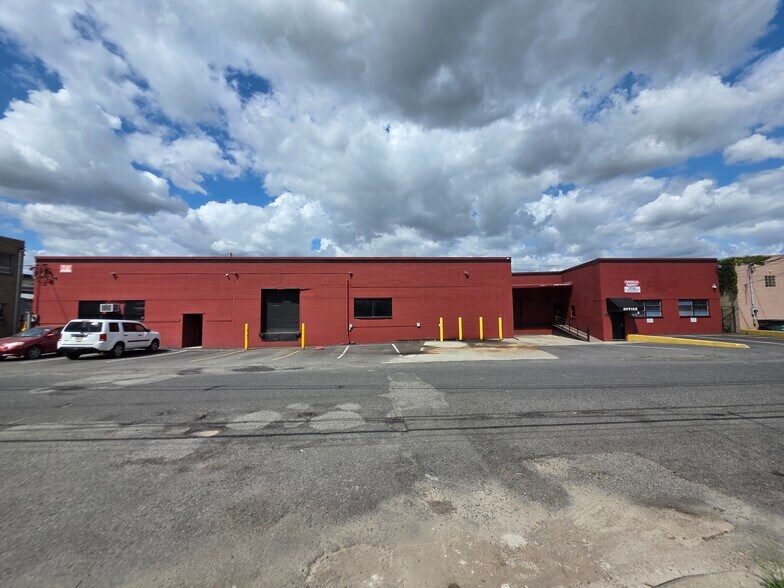Primary Photo Of 239 Commercial Ave, Palisades Park Warehouse For Lease