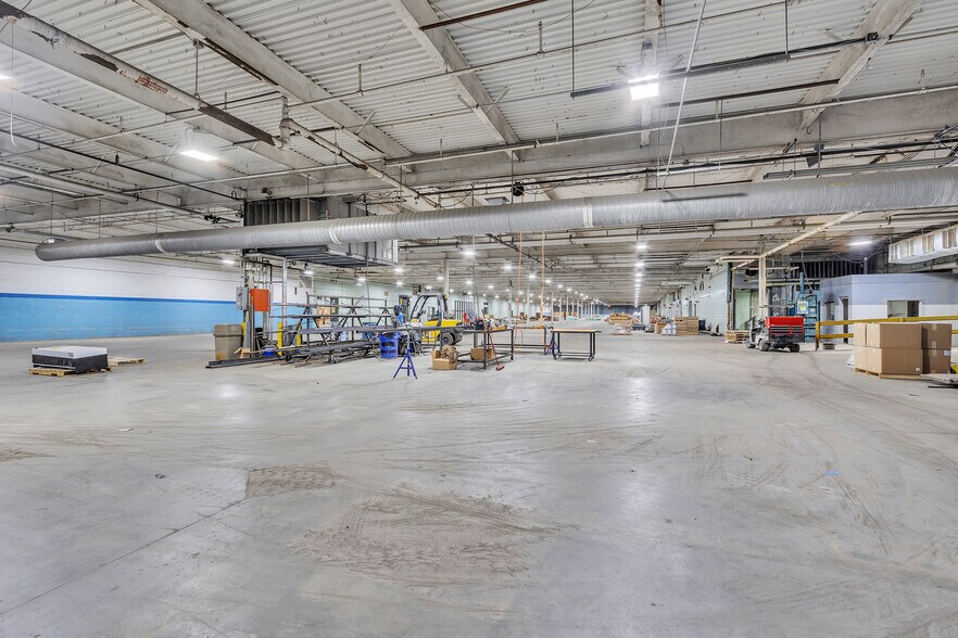 More Photos Of 11200 Dunbarton Blvd, Barnwell Manufacturing For Lease
