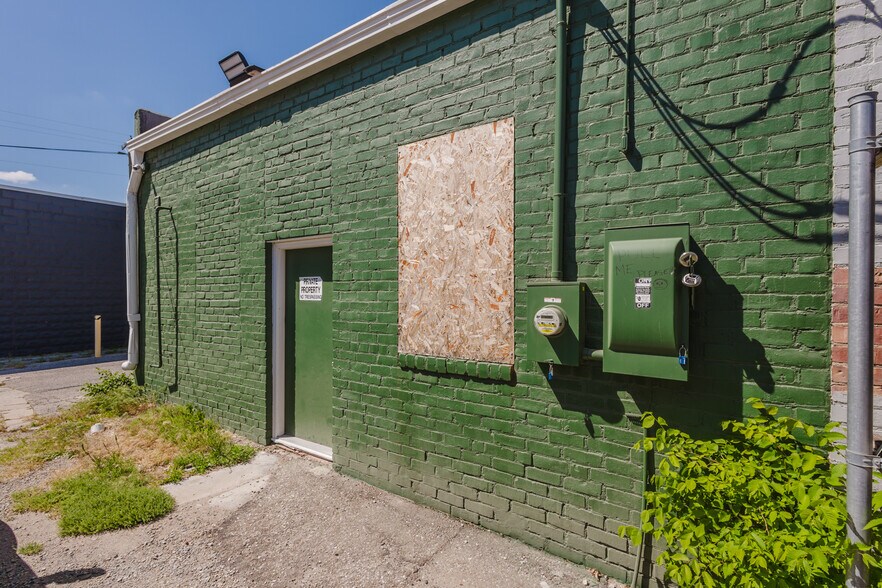 More Photos Of 1115 W Douglas Ave, Wichita Storefront For Sale