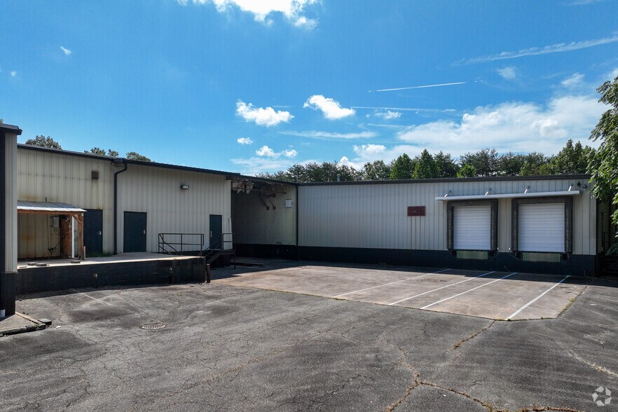 More Photos Of 1190 Old Belt Way, Rural Hall Manufacturing For Lease