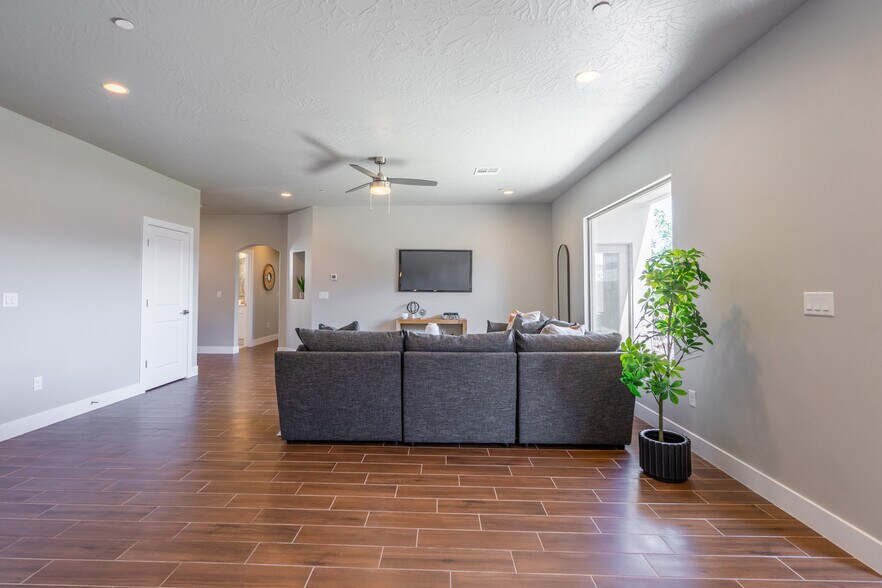 More Photos Of 278 2020 w, Hurricane Specialty For Sale