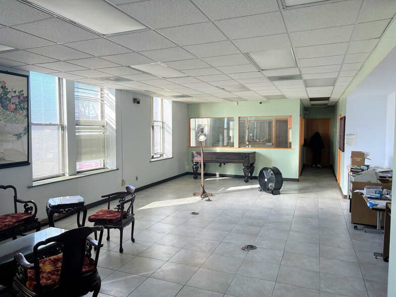 More Photos Of 901-909 S Carey St, Baltimore Warehouse For Sale