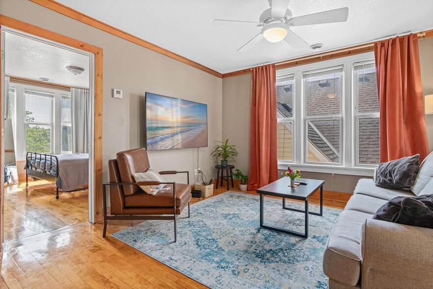 More Photos Of 2526 Jackson St NE, Minneapolis Apartments For Sale