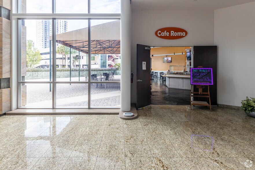 More Photos Of 1 E Broward Blvd, Fort Lauderdale Office Residential For Lease