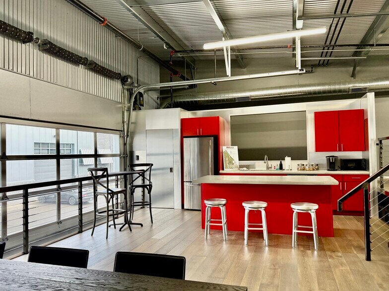 More Photos Of 161 W Speed Way, Pontiac Parking Garage For Sale