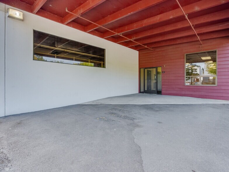 More Photos Of 16700 S Highway 99W, Amity Distribution For Sale