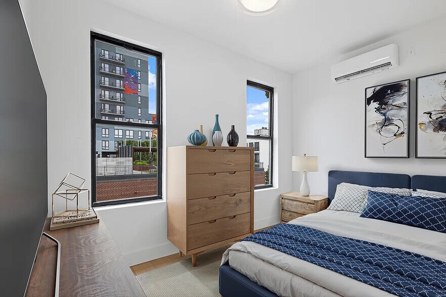 More Photos Of 352 Palmetto St, Brooklyn Multifamily For Sale