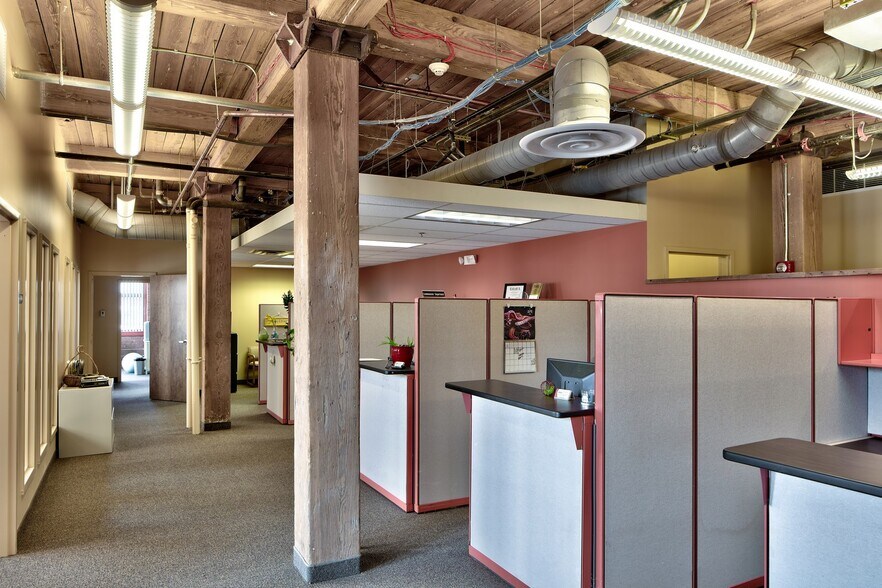 More Photos Of 85 Allen St, Rochester Office Residential For Lease