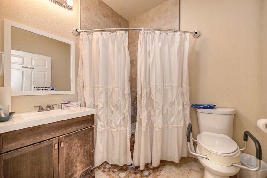 More Photos Of 6056 Big Bend Dr, Roseville Assisted Living For Sale