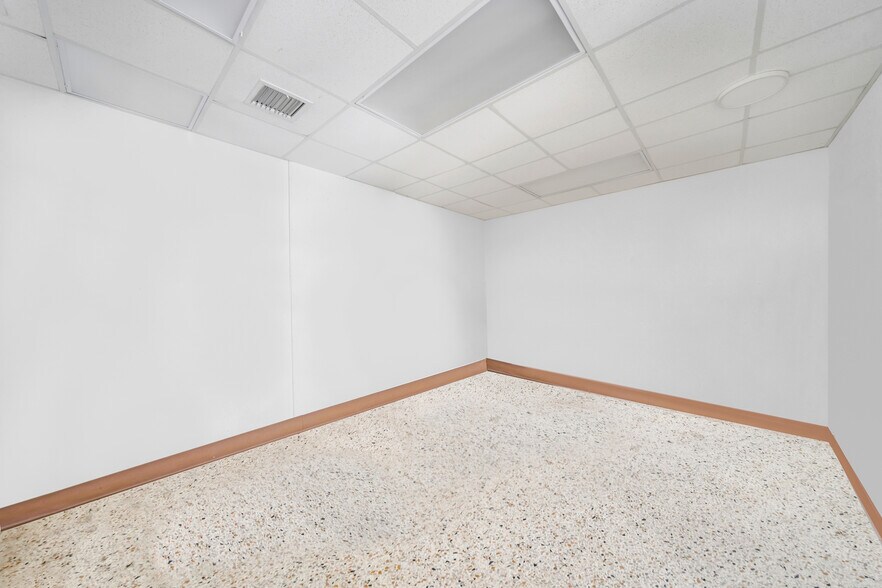 More Photos Of 3401 NW 7th St, Miami Medical For Lease
