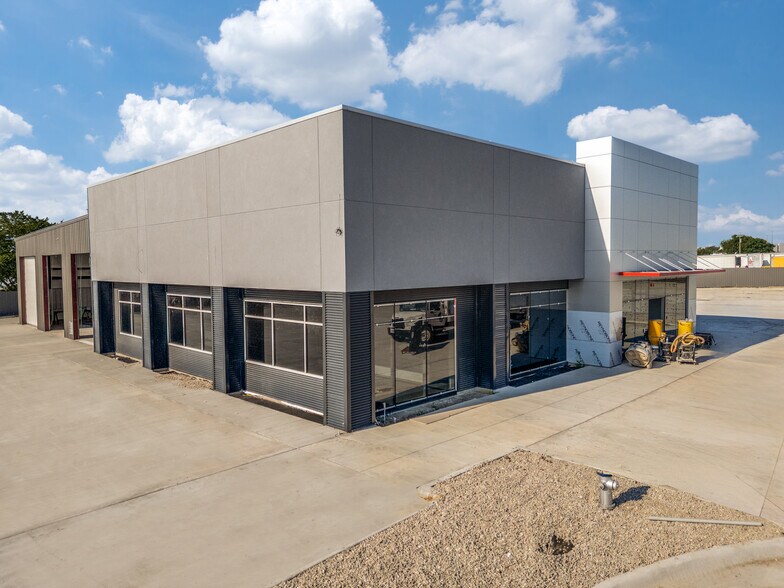 More Photos Of 34930 Lyndon B Johnson Fwy, Dallas Industrial For Lease
