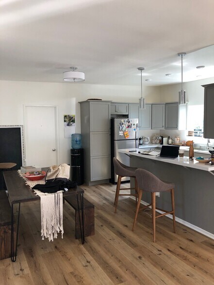 More Photos Of 848 19th St, Santa Monica Apartments For Sale