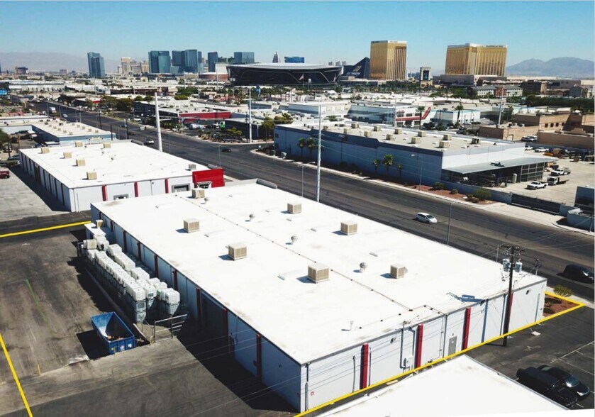 More Photos Of 5979 Valley View Blvd, Las Vegas Warehouse For Lease