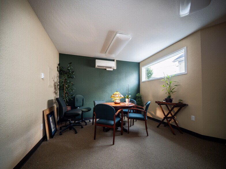 More Photos Of 330-340 Washington St SW, Albany Office For Sale