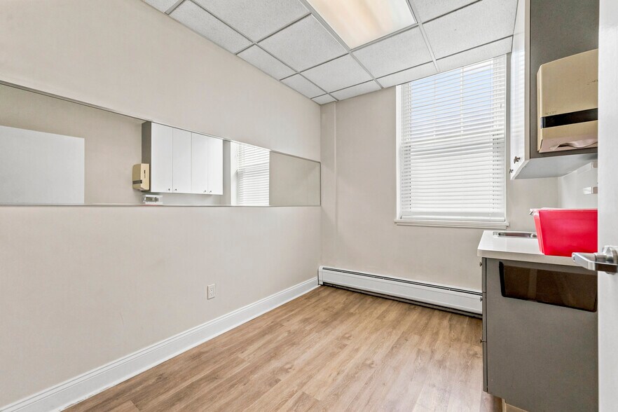 More Photos Of 89 Valley Rd, Montclair Medical For Sale