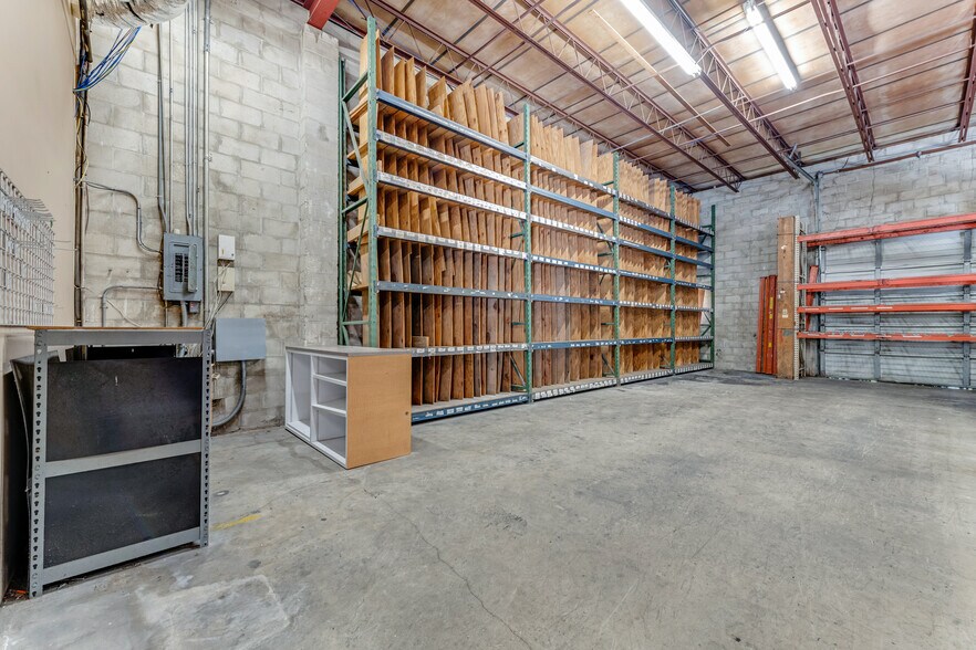 More Photos Of 1740 Segrave St, Daytona Beach Warehouse For Lease
