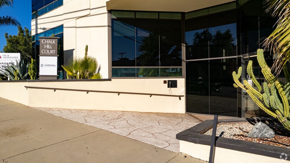 More Photos Of 20335 Ventura Blvd, Woodland Hills Office For Lease