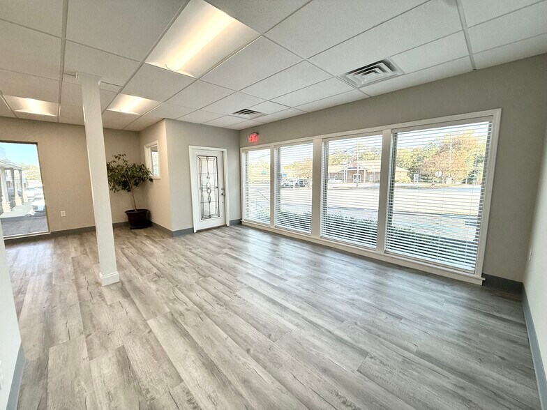 More Photos Of 882 E Main St, Spartanburg Office Residential For Sale