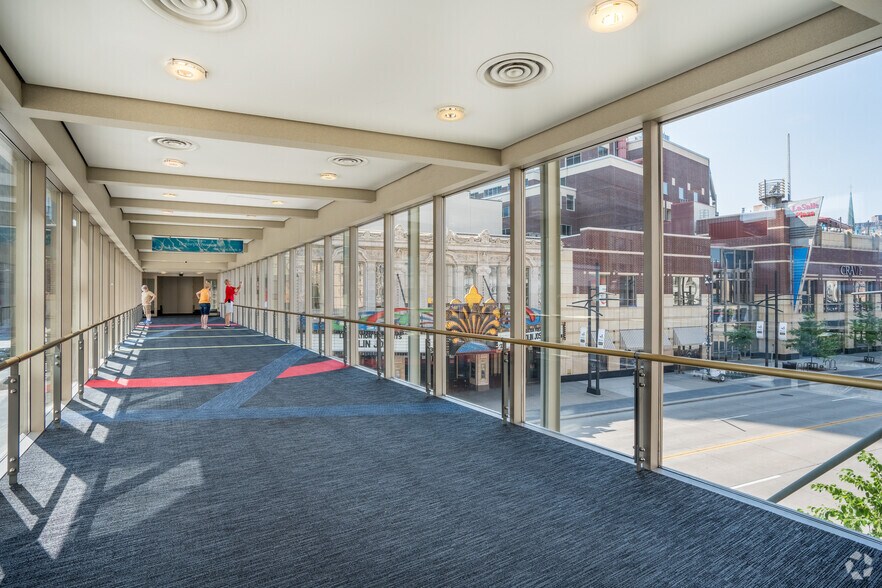 More Photos Of 800 Hennepin Ave, Minneapolis Office For Lease
