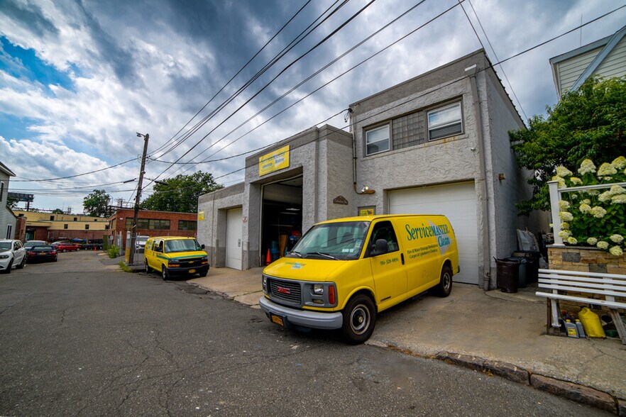 More Photos Of 35-41 Bartels Pl, New Rochelle Warehouse For Sale