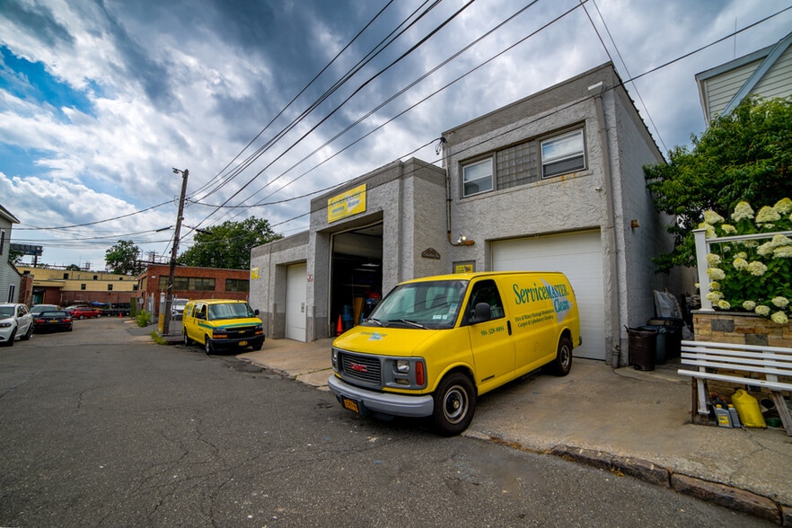 More Photos Of 35-41 Bartels Pl, New Rochelle Warehouse For Sale