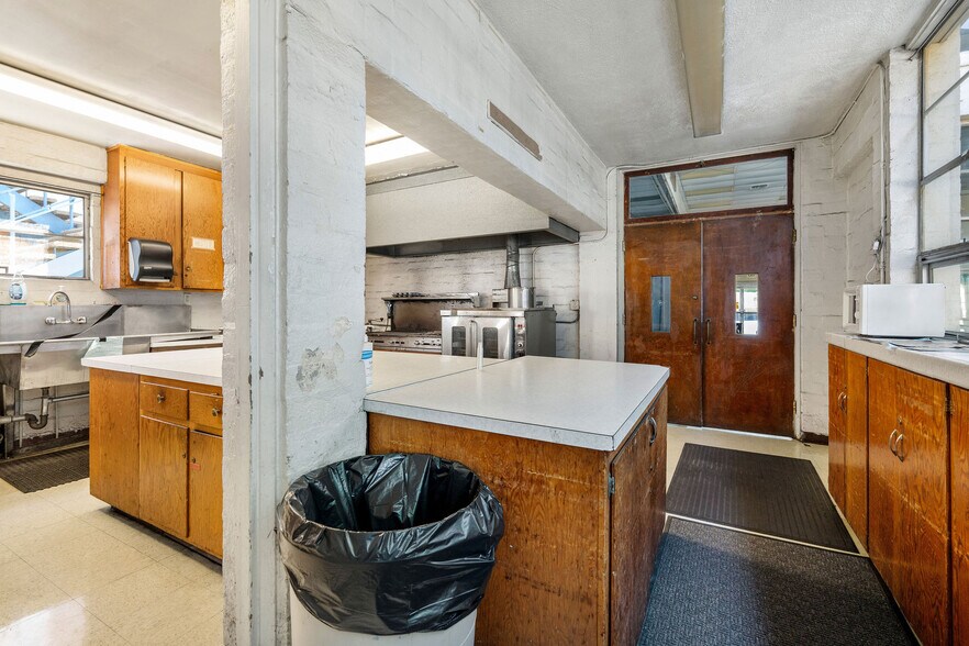 More Photos Of 4755 130th st, Hawthorne Schools For Lease