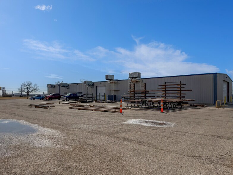 More Photos Of 7710 W Highway 80, Midland Office For Sale