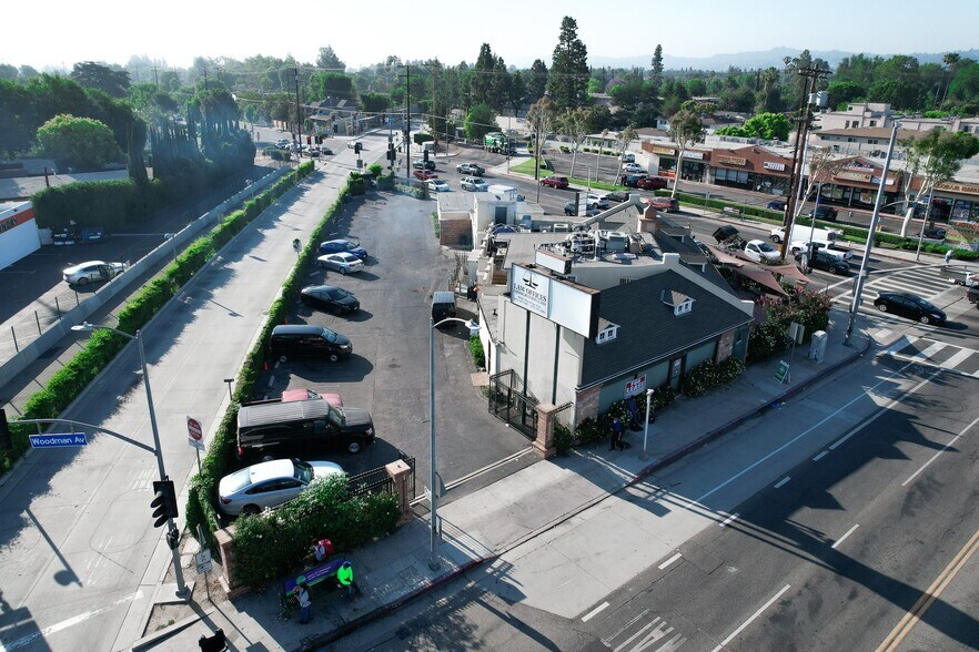 More Photos Of 6000 Woodman Ave, Van Nuys Storefront Retail Office For Lease