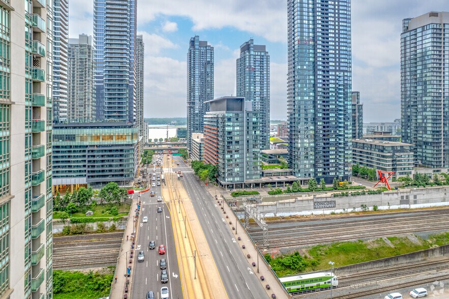 More Photos Of 4000 Spadina Ave, Toronto Apartments For Lease