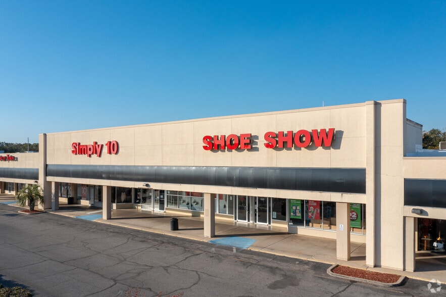 More Photos Of 3300 N Pace Blvd, Pensacola Unknown For Lease