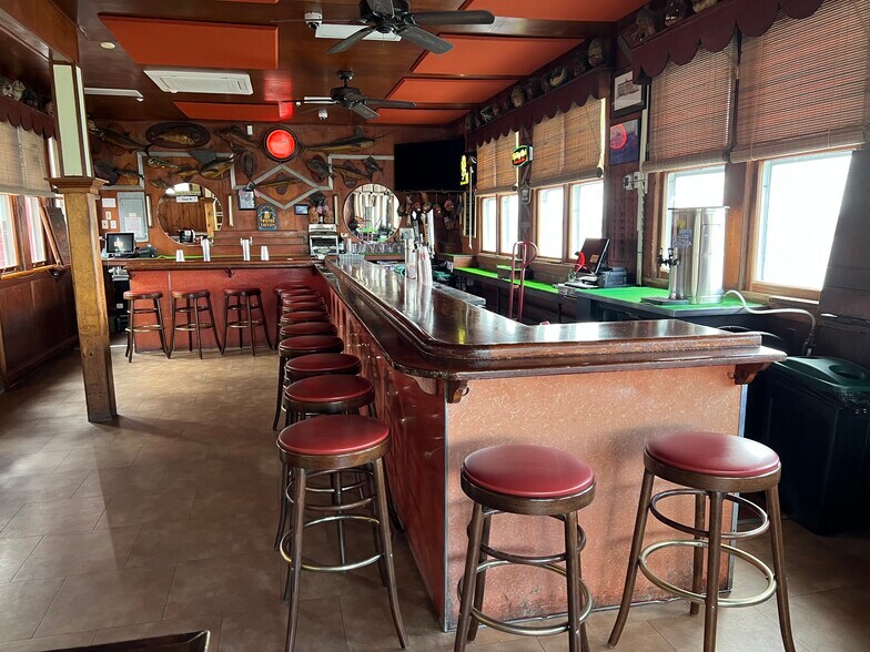 More Photos Of 236 S Bayview Dr, Strathmere Restaurant For Sale