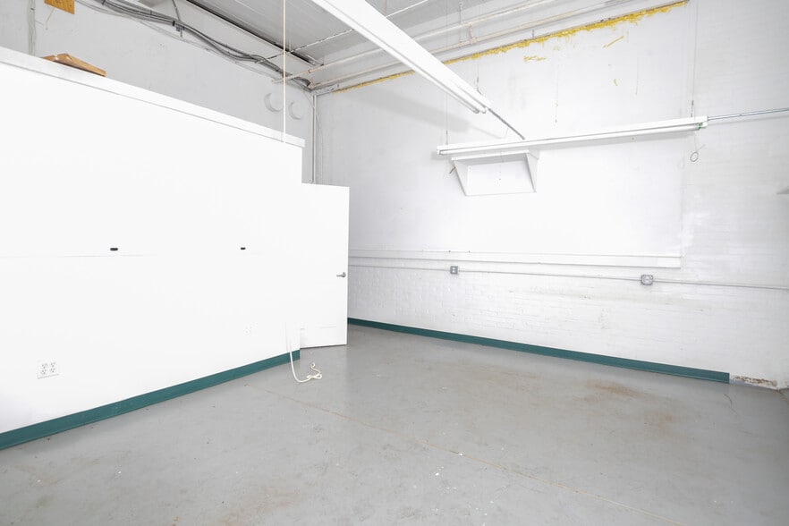 More Photos Of 3661 W Shore Rd, Warwick Warehouse For Sale