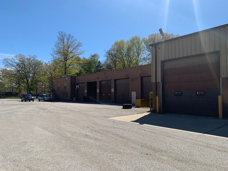 More Photos Of 1111 US Highway 20, Michigan City Truck Terminal For Lease