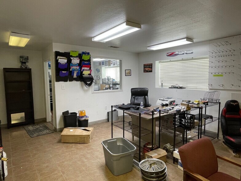 More Photos Of 2211 Louetta Rd, Spring Industrial For Sale