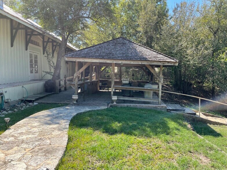 More Photos Of 9385 Interstate 35 Frontage Rd, New Braunfels Land For Sale