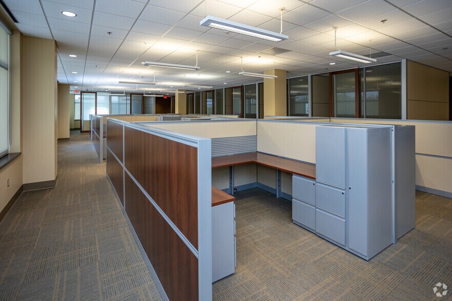 More Photos Of 201 Resting Tree Dr, Bristol Office For Lease