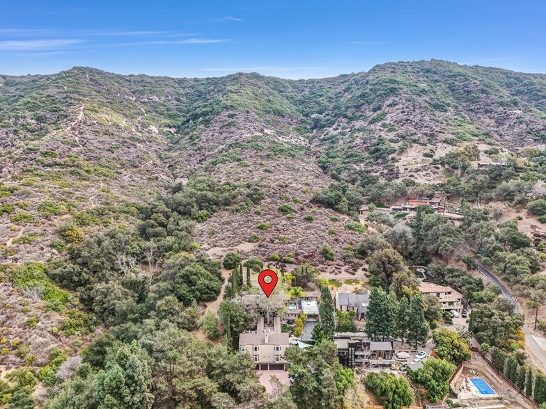 More Photos Of 21095 Raquel Rd, Laguna Beach Specialty For Sale