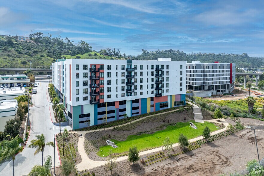 More Photos Of 4520 Alvarado Canyon Rd, San Diego Apartments For Lease