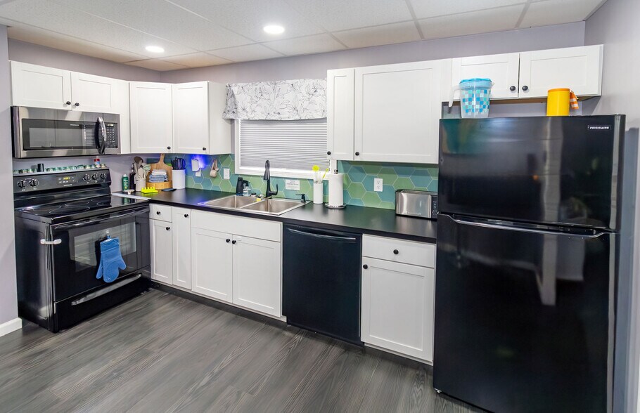 More Photos Of 903 Edgar St, Evansville Multifamily For Sale