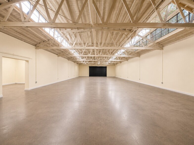 More Photos Of 4008-4014 Jefferson Blvd, Los Angeles Manufacturing For Lease