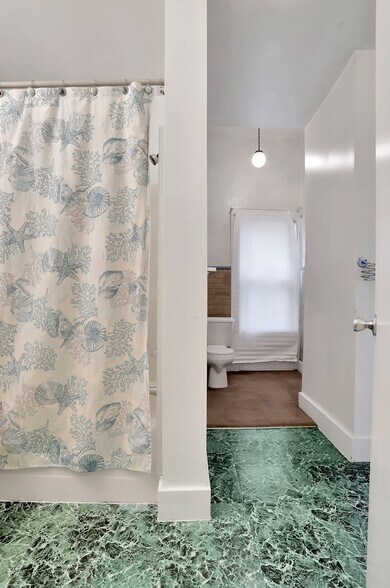 More Photos Of 9604 S Congress St, New Market Office For Sale