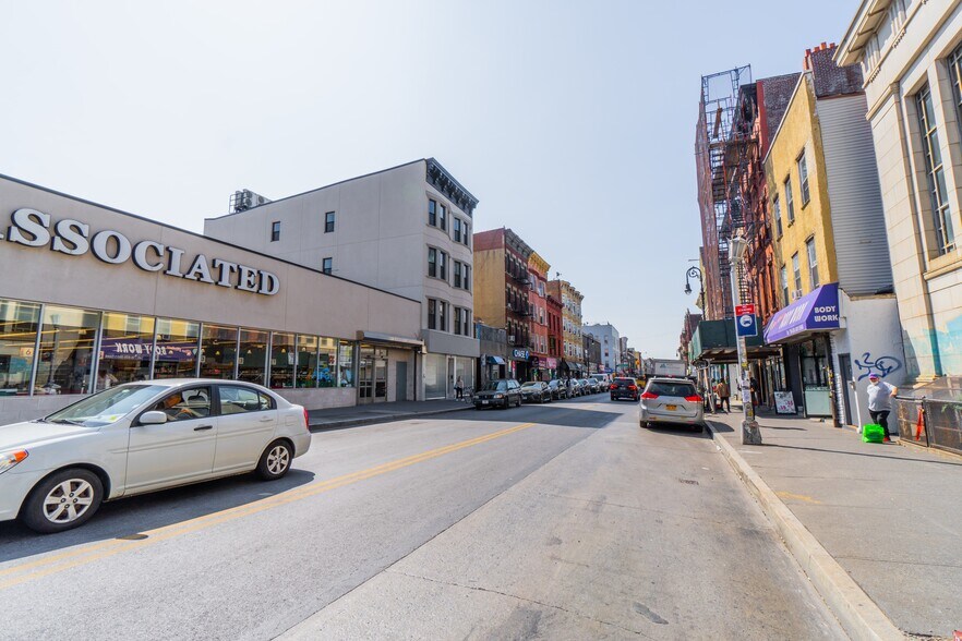 More Photos Of 800 Manhattan Ave, Brooklyn Storefront Retail Residential For Lease