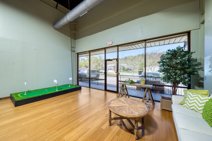 More Photos Of 3050 Matlock Dr, Kennesaw Light Manufacturing For Sale